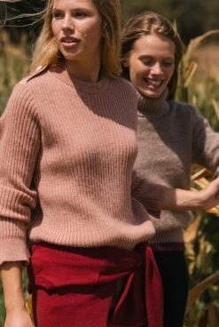 Alejandra Jumper - Pink -Es Fascinante alejandra jumper pink sweaters laia alen 920741