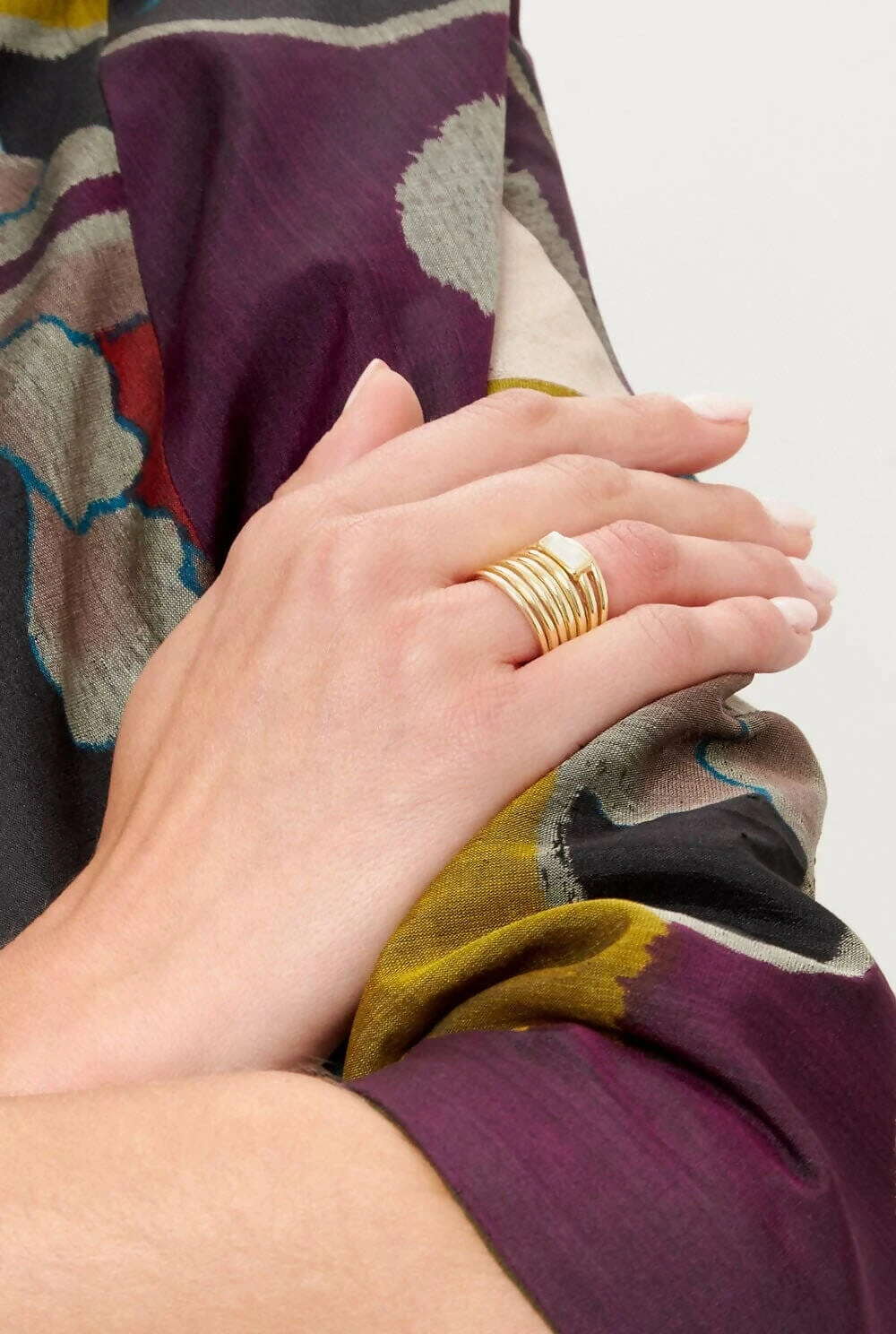 Anillo Lalique Con Madreperla Blanca 4 Anillo Lalique Con Madreperla Blanca - Imagen 2