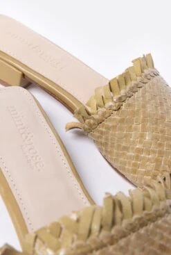 Attina Flat Pistacho -Es Fascinante attina flat pistacho flat sandals mint and rose 423710