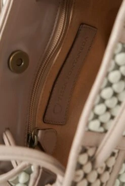 Big Mausi Light Grey & Ash Grey -Es Fascinante big mausi light grey ash grey crossbody bags tissa fontaneda 345916