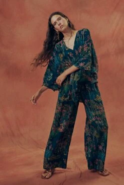 Blusa Estampado "Majorelle" -Es Fascinante blusa estampado majorelle shirts blouses ailanto 220750