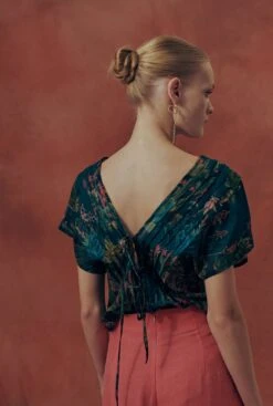 Blusa Pliegues Estampado "Majorelle" -Es Fascinante blusa pliegues estampado majorelle shirts blouses ailanto 100322