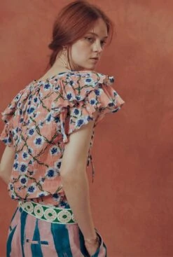 Blusa Volantes Estampado "Claveles"