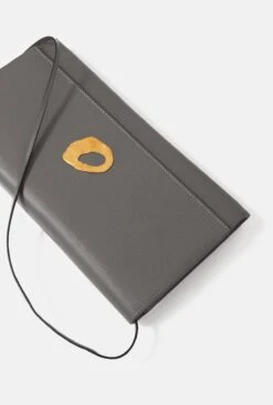 Bolso Joya Base Grey -Es Fascinante bolso joya base grey bag mikana 691346