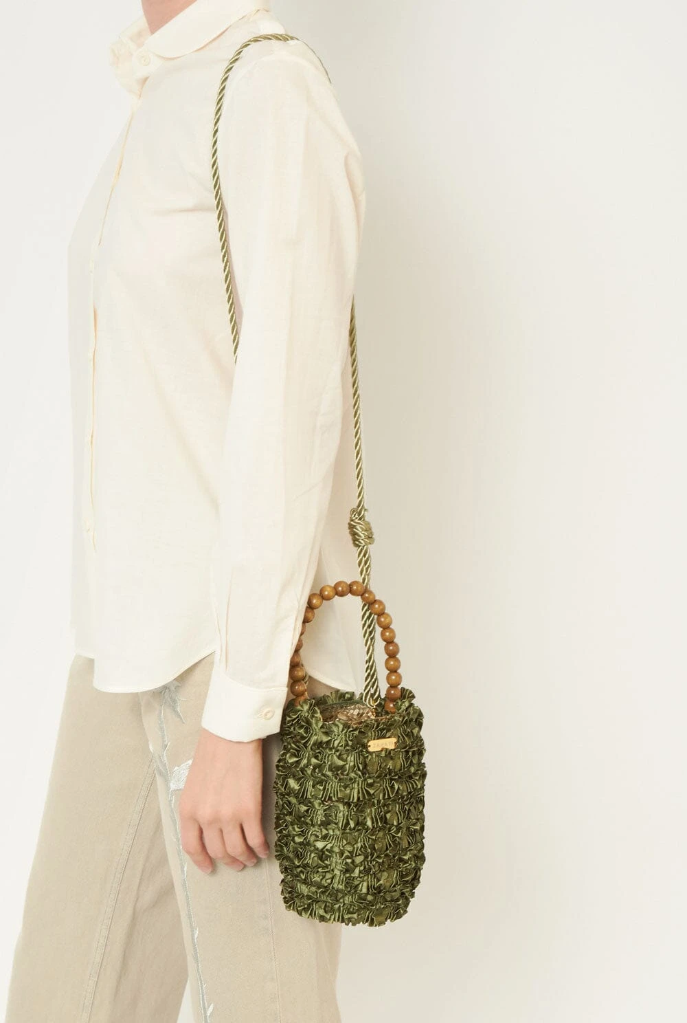 Bolso Tubito Bloom Verde Oliva 4 Bolso Tubito Bloom Verde Oliva - Imagen 2