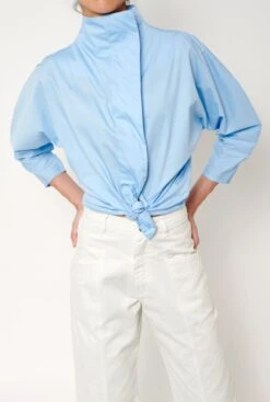 Camisa Cierre Lateral Azul -Es Fascinante camisa cierre lateral azul shirts blouses iki essentials 795250