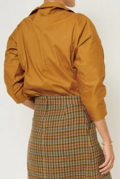 Camisa Cierre Lateral Marron -Es Fascinante camisa cierre lateral marron shirts blouses iki essentials 877421