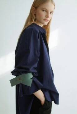Camisa Oversize Azul Con Ante Azul