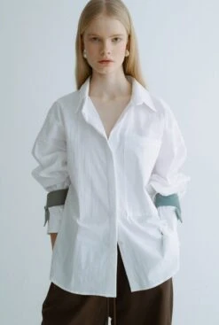 Camisa Oversize Blanca Con Ante Azul