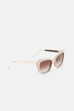 Carolina Pale Pink. Pre-Order -Es Fascinante carolina pale pink pre order sunglasess nina mur 404836