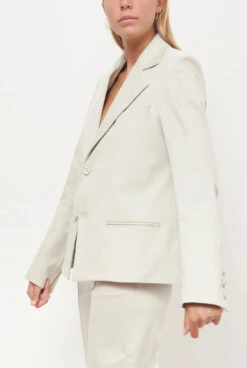 Chaqueta Gris Piedra -Es Fascinante chaqueta gris piedra jackets leandro cano 682979