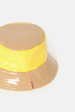 Charolito Bicolour Yellow-latte Hat -Es Fascinante charolito bicolour yellow latte hat hats gakomi 420107