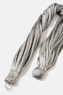 Collar Pequeño Seda Natural Con Brillo De Lurex Color Gris Plata Claro -Es Fascinante collar pequeno seda natural con brillo de lurex color gris plata claro necklaces victoria de talhora 250512