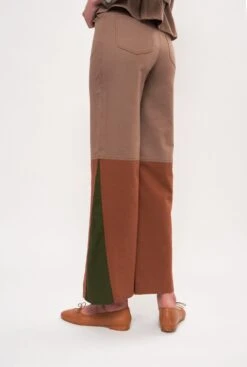 Coro Browns -Es Fascinante coro browns trousers julise magon 300869