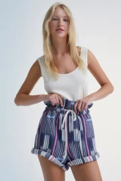 The New Society Echo Woman Short