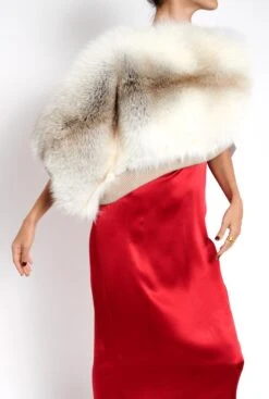 Fox Cape -Es Fascinante fox cape capes shawls peleteria gabriel 590065