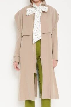 Gabardina Beatriz Fuji -Es Fascinante gabardina beatriz fuji coats julise magon 816758