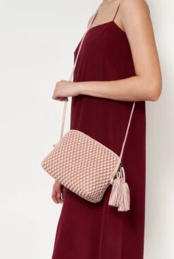 Gizmo Large Antique Rose -Es Fascinante gizmo large antique rose crossbody bags tissa fontaneda 923381