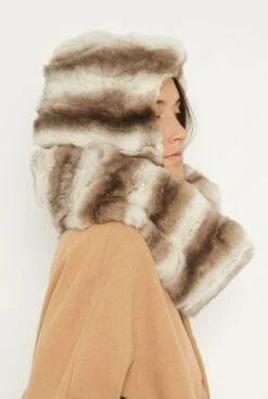Iceberg Hood Beige -Es Fascinante iceberg hood beige hats baltei studio 525415