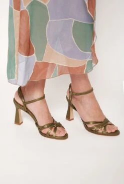 Jacinta 9 Cosmos -Es Fascinante jacinta 9 cosmos heels flordeasoka 345393