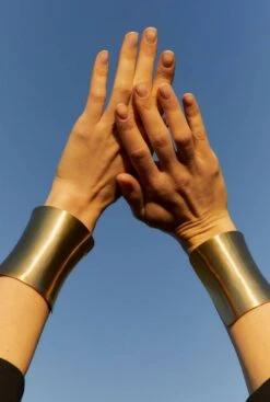 KARA BRACELET -Es Fascinante kara bracelet bracelets sita nevado 292133