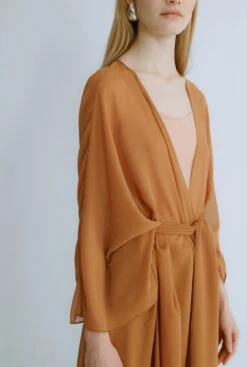 Kimono Ocre -Es Fascinante kimono ocre coats miguel marinero 472591