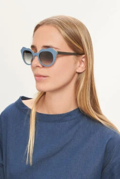Lola Sugar Paper Blue -Es Fascinante lola sugar paper blue gafas de sol nina mur 136221
