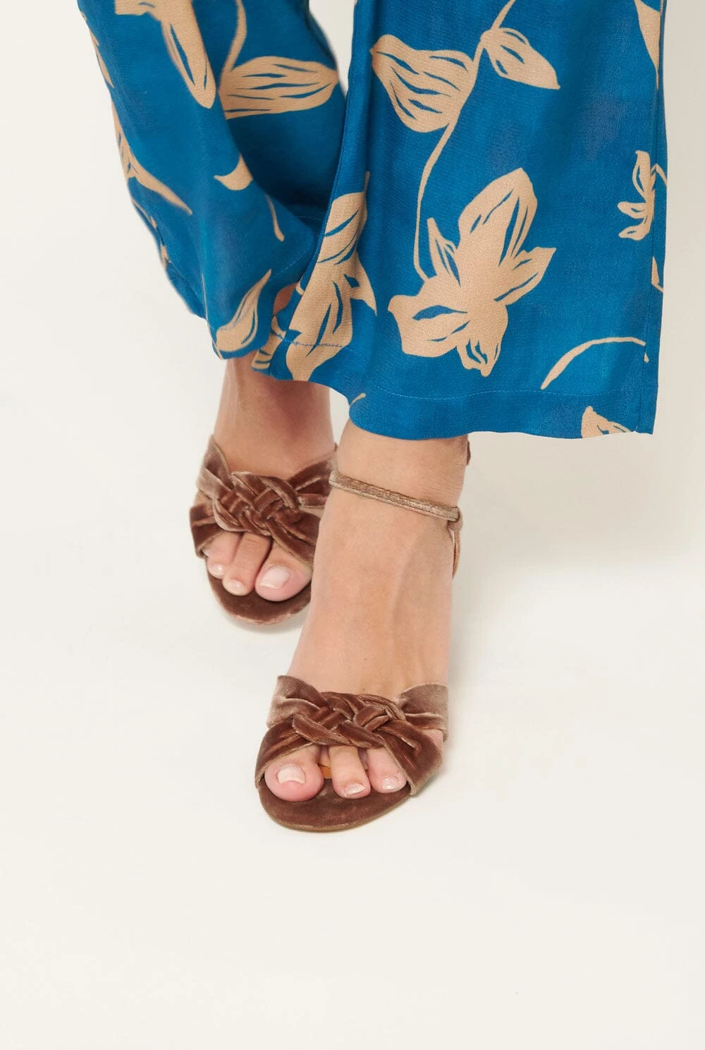 Magritte 6 Garnet 4 Magritte 6 Garnet - Imagen 2