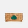 MAXI PREMIUM CLUTCH TRENZADO COBRE - AGATA VERDE -Es Fascinante maxi premium clutch trenzado cobre agata verde hand bags ecue 185287
