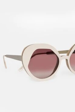 Nuria Pale Pink -Es Fascinante nuria pale pink sunglasess nina mur 551518
