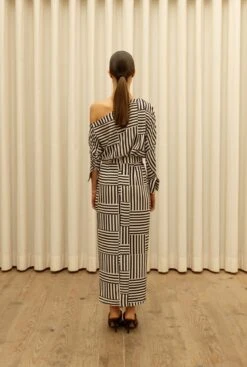 Blusa Carolyn Rayas -Es Fascinante preorder blusa carolyn rayas envio 8 abril shirts blouses galcon studio 831812