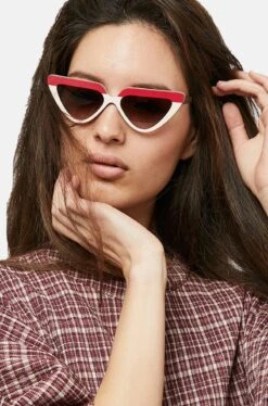 Simona Pale Pink Red Details -Es Fascinante simona pale pink red details sunglasess nina mur 169823
