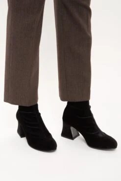 The D'Orsey Booty Black -Es Fascinante the dorsey booty black boots flabelus 553683