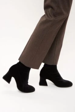 Es Fascinante -Es Fascinante the dorsey booty black boots flabelus 882232
