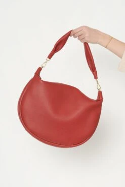 The Gondola Bag Red 8 The Gondola Bag Red -Es Fascinante the gondola bag red shoulder bags the bag lab 319014