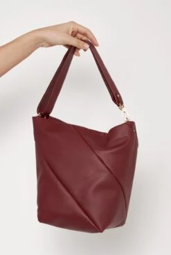 The Lola Bag Burdeos 10 The Lola Bag Burdeos -Es Fascinante the lola bag burdeos crossbody bags the bag lab 678016