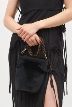 The Mini Cube Bag Velvet Black 7 The Mini Cube Bag Velvet Black -Es Fascinante the mini cube bag velvet black bag the bag lab 502586