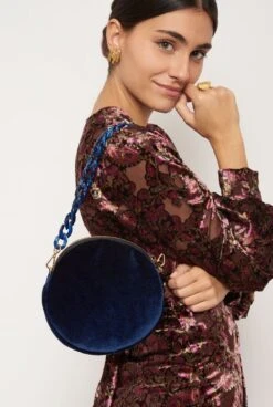 The Mini Round Bag Velvet Blue 8 The Mini Round Bag Velvet Blue -Es Fascinante the mini round bag velvet blue bag the bag lab 228151