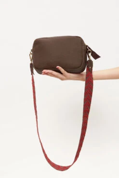 The Mini Sabela Bag Chocolate -Es Fascinante the mini sabela bag chocolate crossbody bags the bag lab 826784