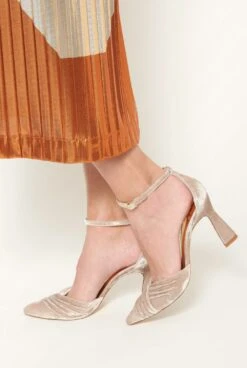 Tilda Taupe Trapecio -Es Fascinante tilda taupe trapecio heels flordeasoka 485662