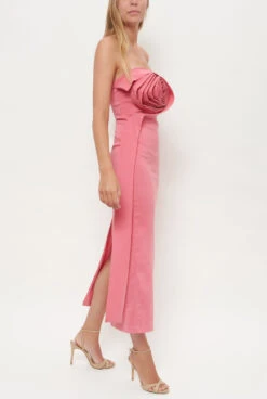 Vestido Midi Ruffle Rose Pink. Pre-Order -Es Fascinante vestido midi ruffle rose pink pre order dresses juan vidal 409201