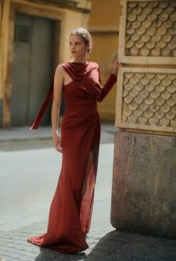 Vestido Oliva Asimetrico Marron -Es Fascinante vestido oliva asimetrico marron dresses marta marti 310539