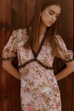 VESTIDO TIRA BORDADA