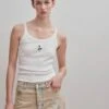 White Tank Top -Es Fascinante white tank top t shirts tops ynes suelves 800618