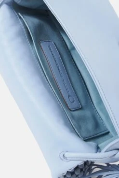 Zou Zou Sky Blue -Es Fascinante zou zou sky blue crossbody bags tissa fontaneda 910705